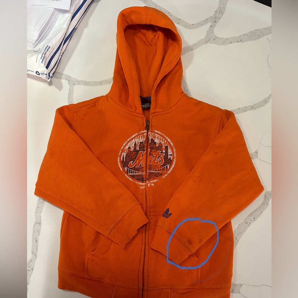 Boys Size 7 NY Mets Zipper Hoodie with a few small stains as marked on pictures.